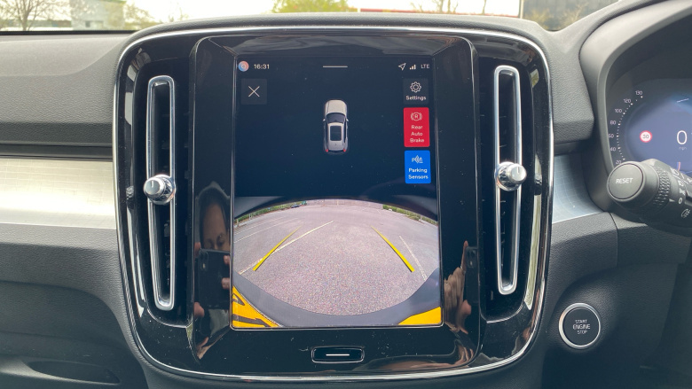 Volvo XC40 2.0 B3P Plus Black Edition 5dr Auto Petrol Estate